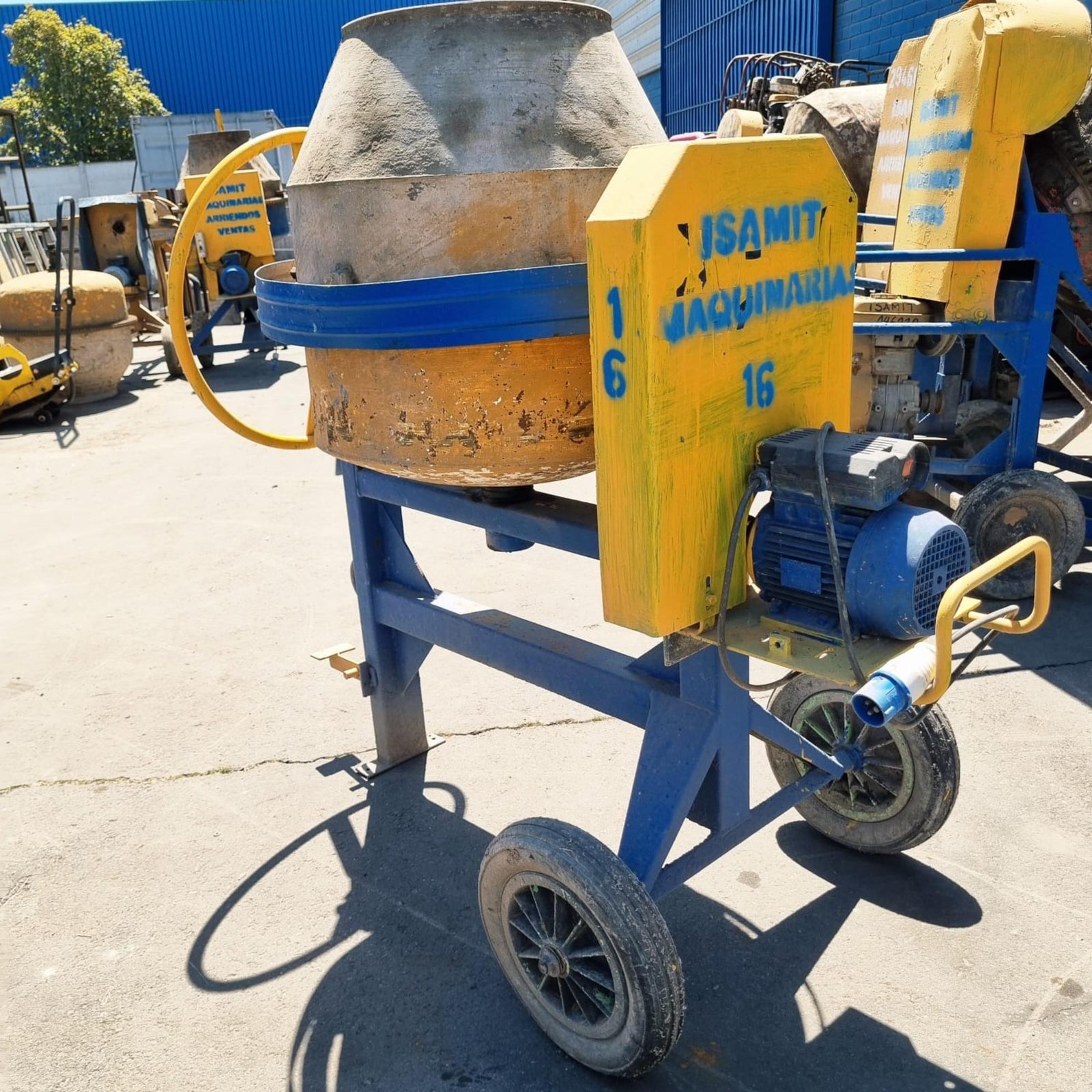 Betonera 200 Litros Volteo Lateral Electrica 1.5HP Nro.14