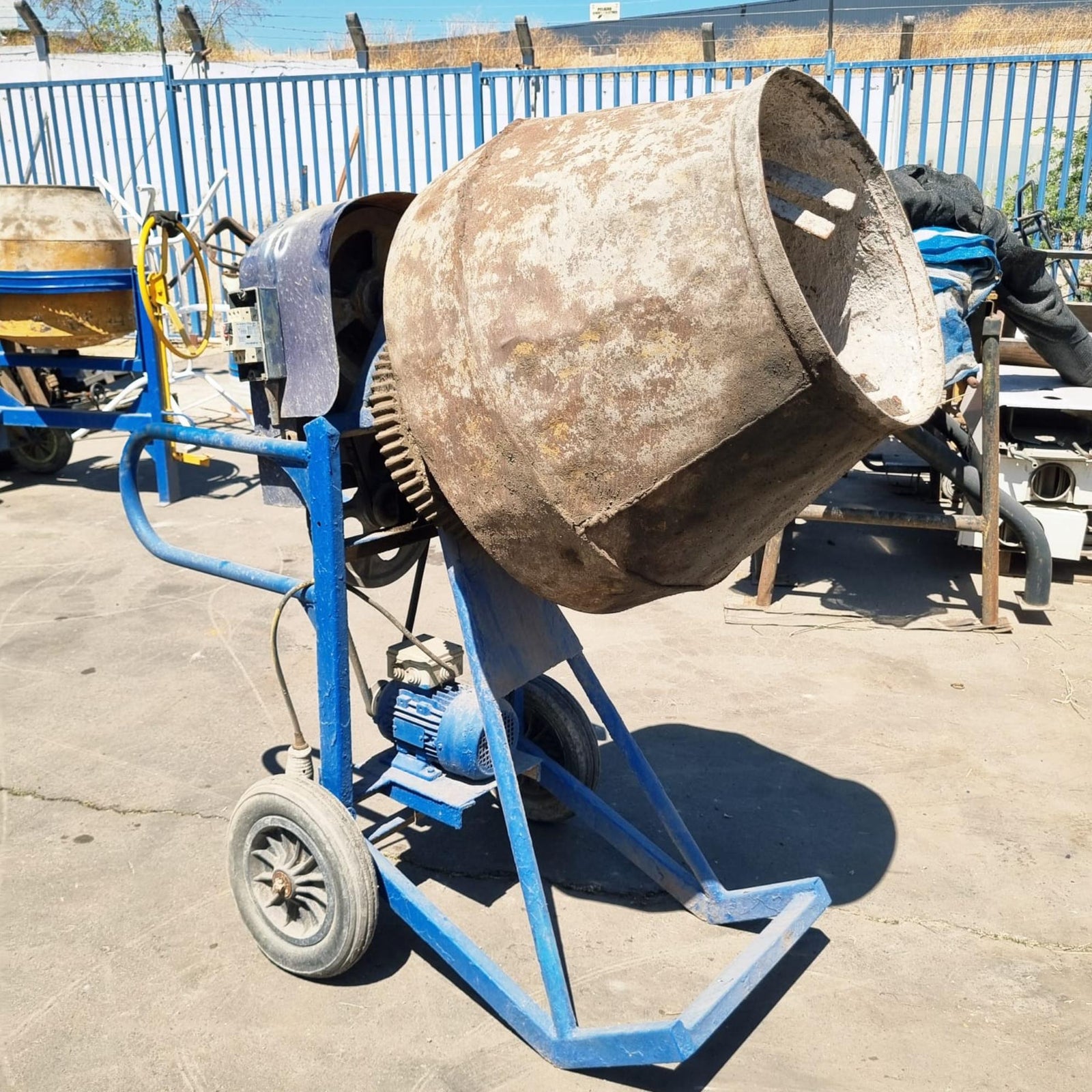 Betonera 150 Litros Volteo Directo Electrica 1.5HP Nro.16