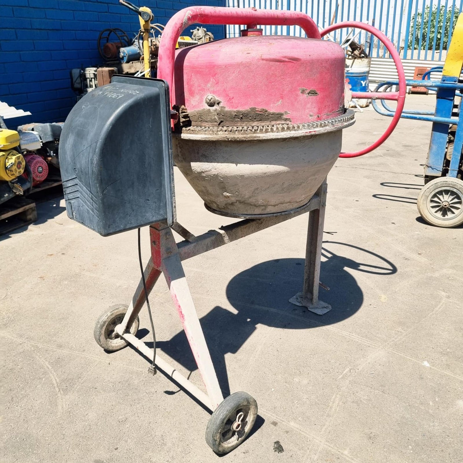 Betonera 120 Litros Volteo Lateral Electrica Nro.09