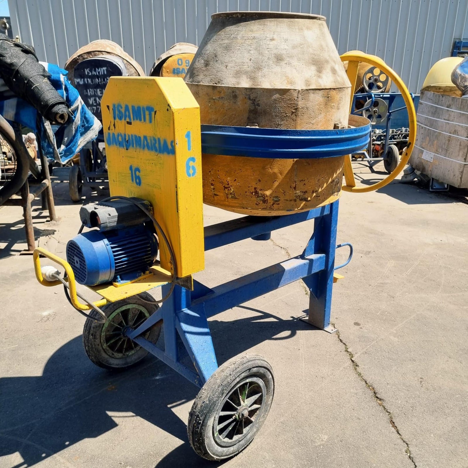 Betonera 200 Litros Volteo Lateral Electrica 1.5HP Nro.14