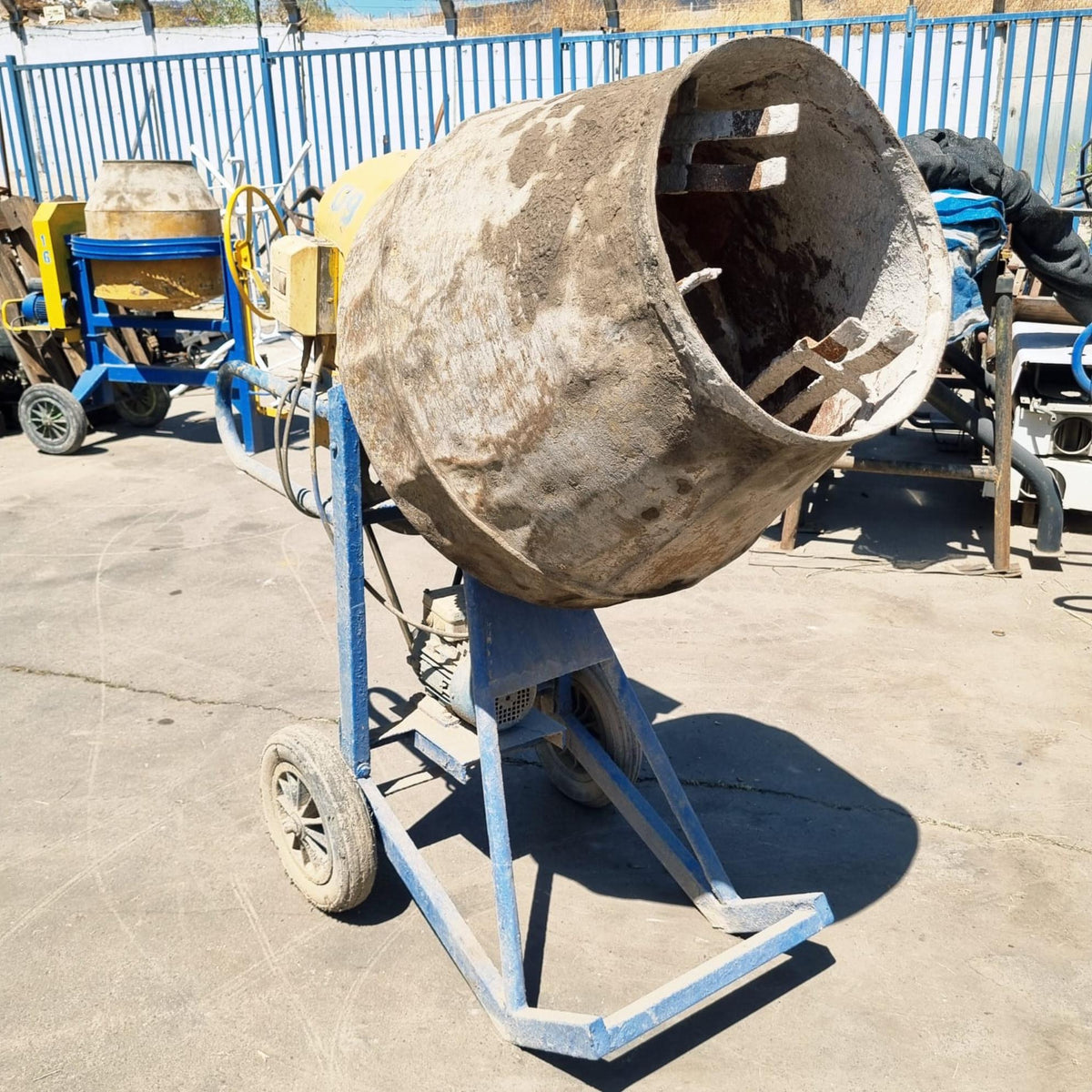 Betonera 150 Litros Volteo Directo Electrica 1.5HP Nro.15