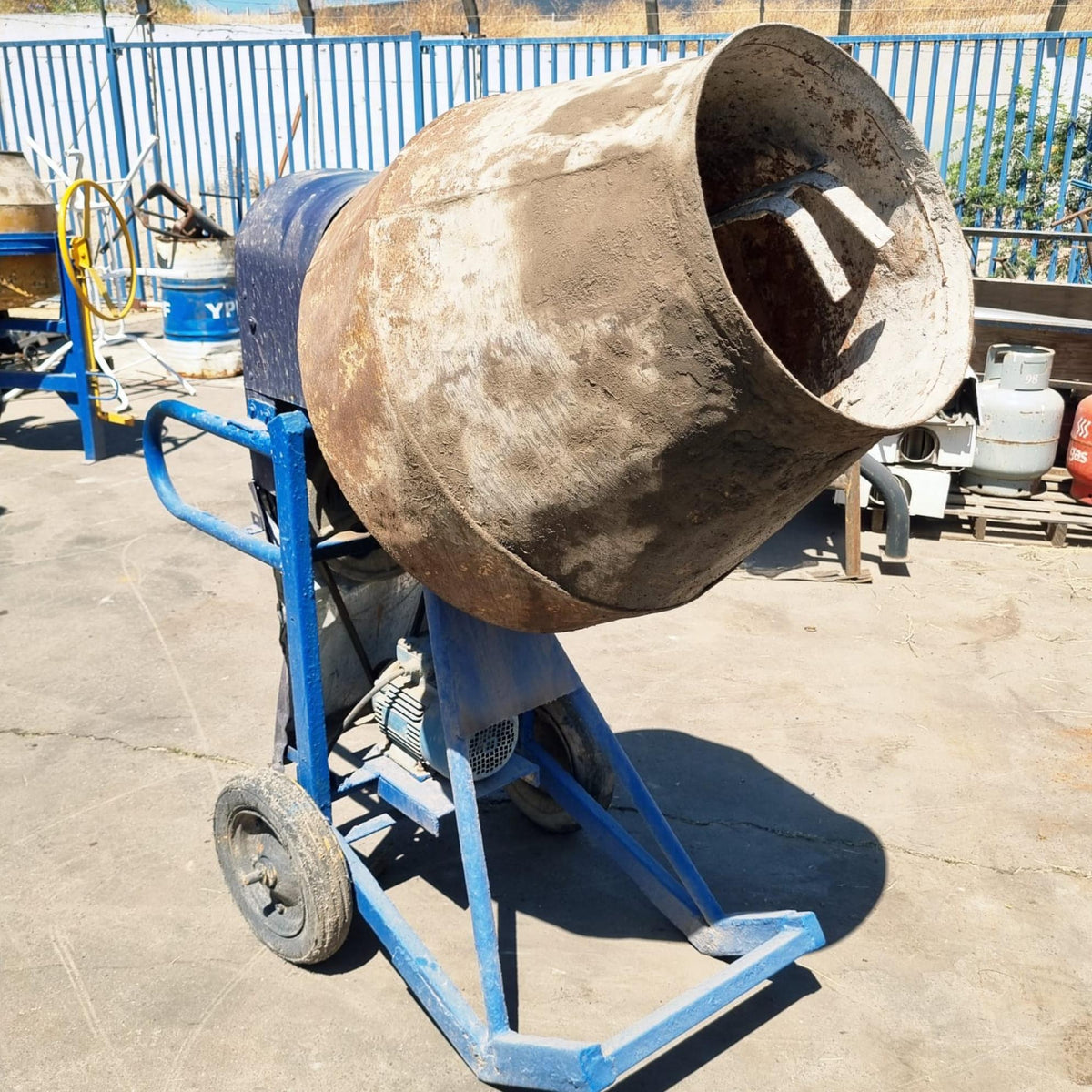 Betonera 150 Litros Volteo Directo Electrica 1.5HP Nro.17