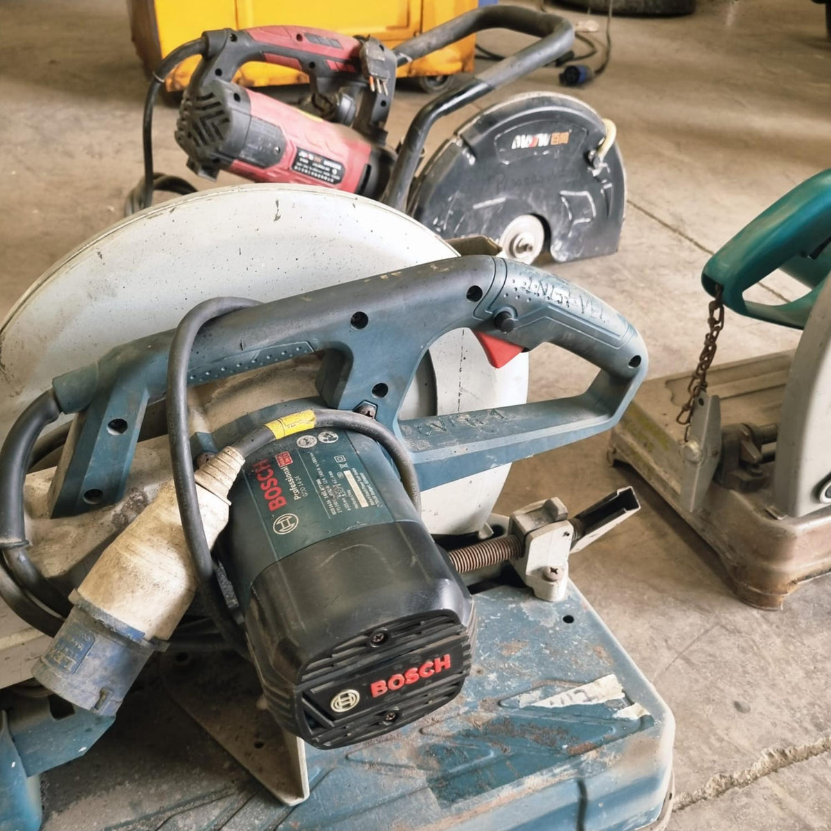 Lote 2 Tronzadora Bosch Makita y 1 Cortadora Hormigon Eléctrico